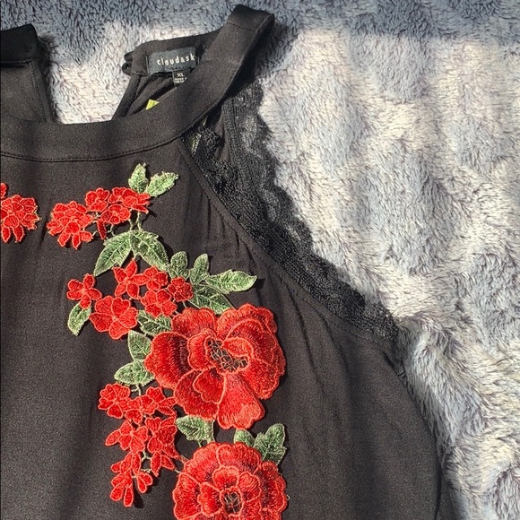 halter top - Picture 2 of 3